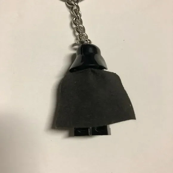 LEGO Star Wars Darth Vader Keychain - Picture 3 of 5